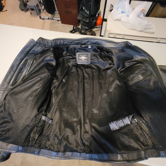 Men Harley Davidson leather Jacket. - Picture 4 of 6
